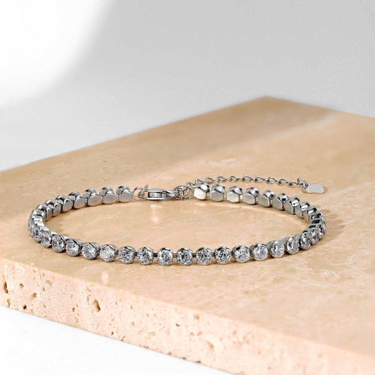 [AuraEcho]Ornate  Sparkling Round Cut Daily Bracelet
