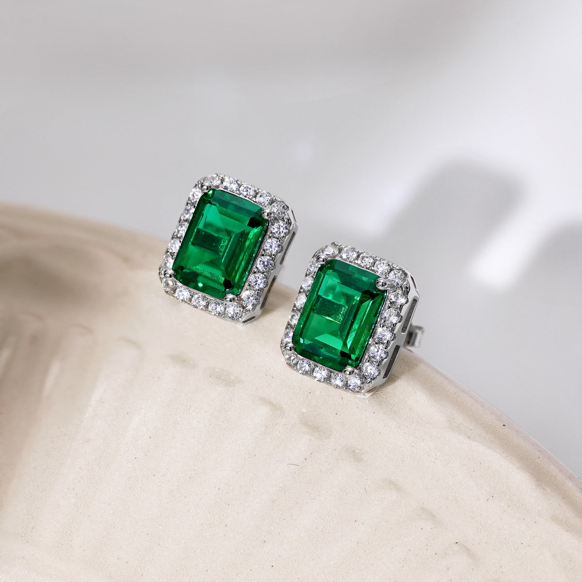 [AuraEcho]Luxurious Dainty Emerald Cut Banquet Earrings
