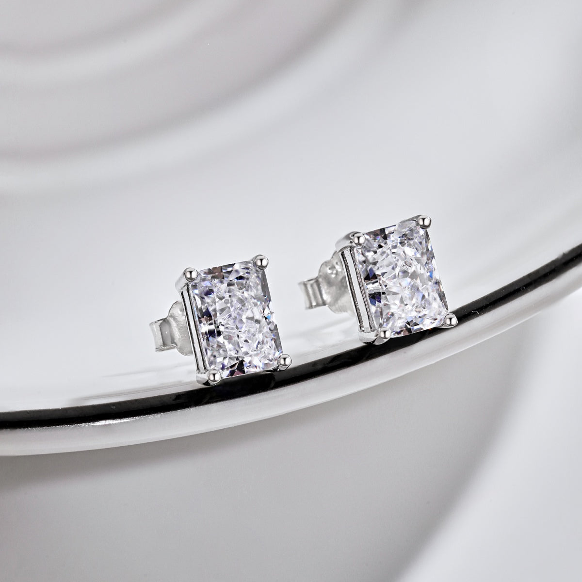 [AuraEcho]Radiant Luxurious Princess Cut Daily Earrings