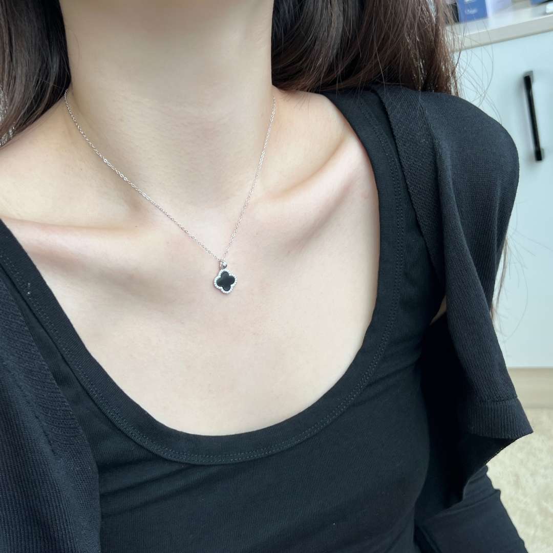 [AuraEcho]Dainty Flower Shape Necklace