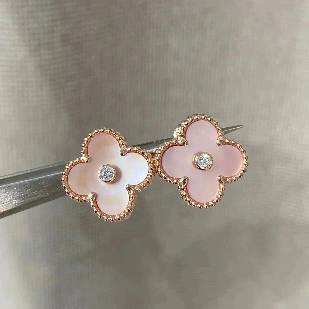 [AuraEcho]CLOVER MEDIUM 1 MOTIFS  PINK MOP DIAMOND EARRINGS