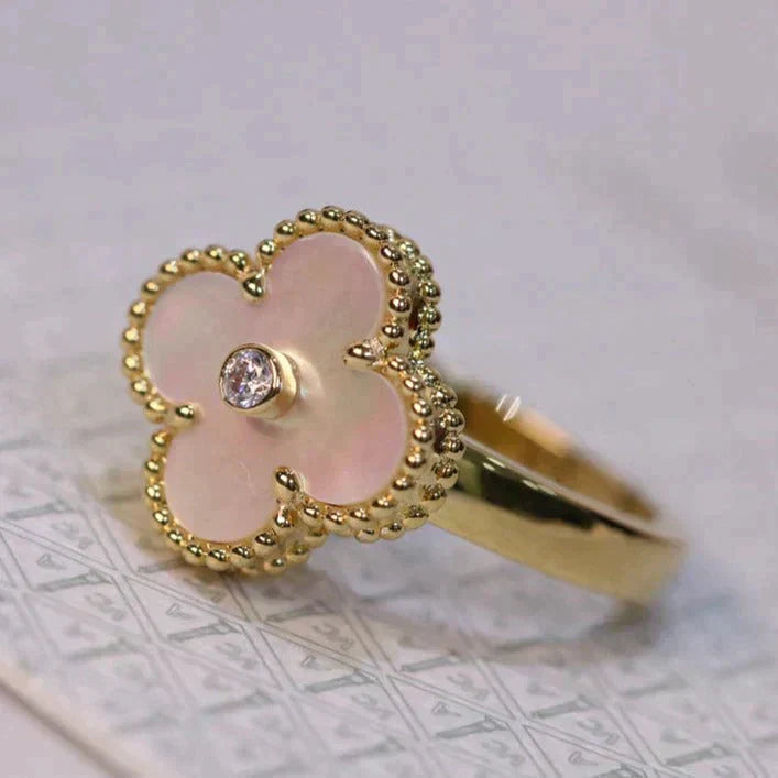 [AuraEcho]CLOVER PINK MOP RING GOLD DIAMOND