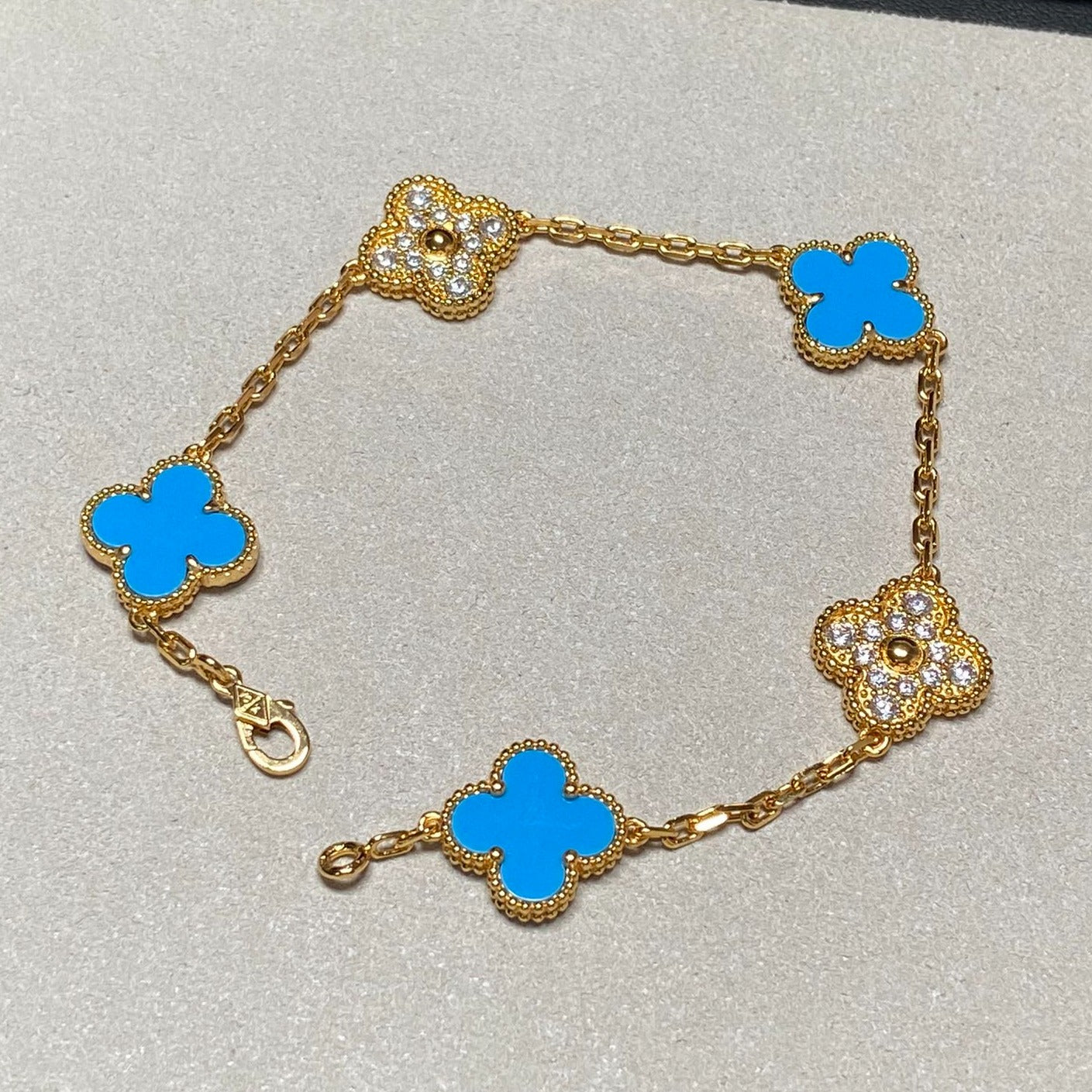 [AuraEcho]CLOVER 5 MOTIF BLUE CHALCEDONY DIAMOND GOLD BRACELET