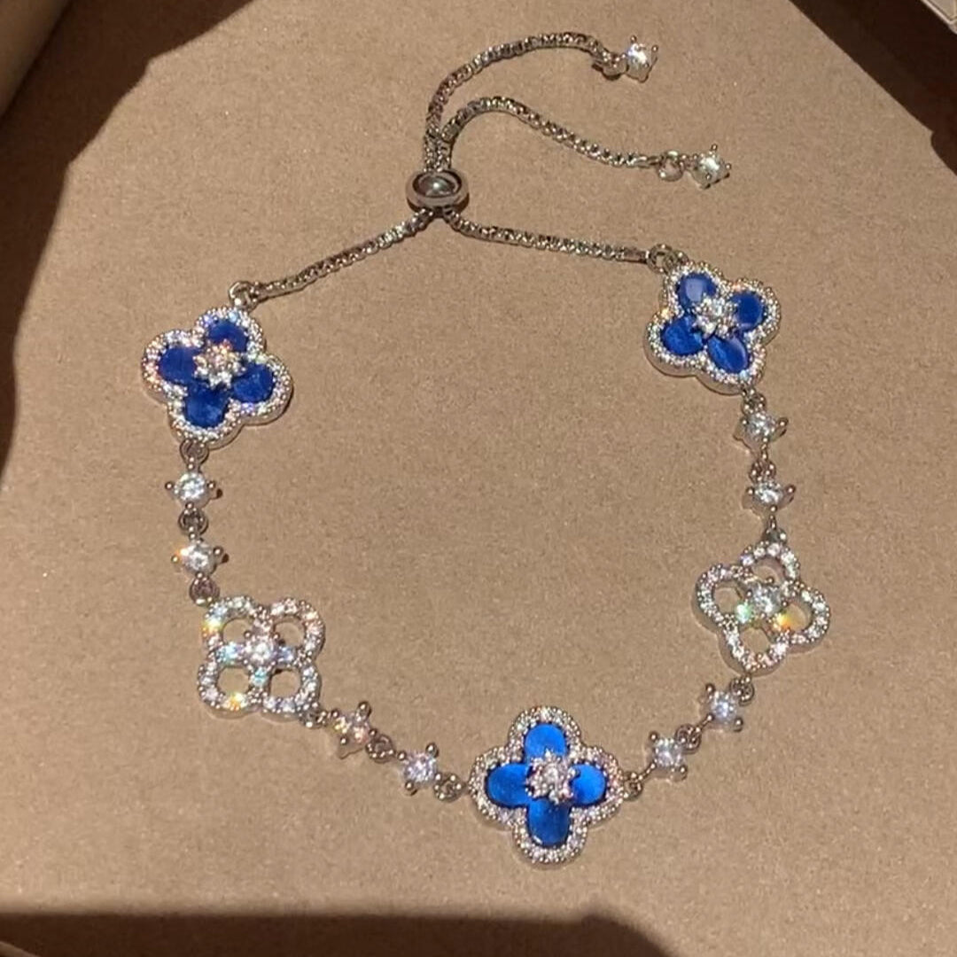 [AuraEcho]CLOVER 5 MOTIF PINK BLUE RED WHITE BRACELET