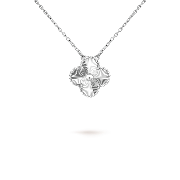 [AuraEcho]CLOVER 15MM LASER NECKLACE SILVER