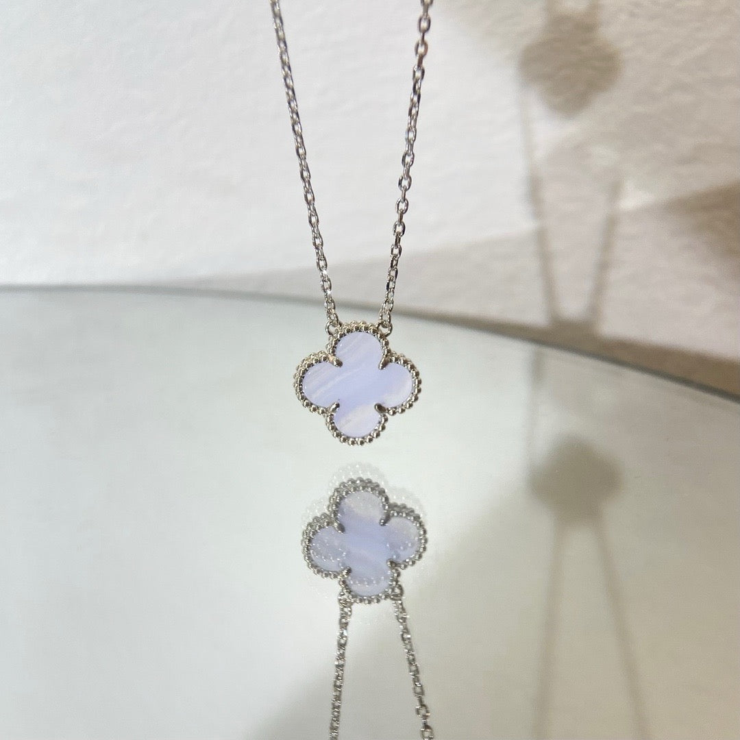 [AuraEcho]CLOVER 15MM BLUE CHALCEDONY NECKLACE SILVER