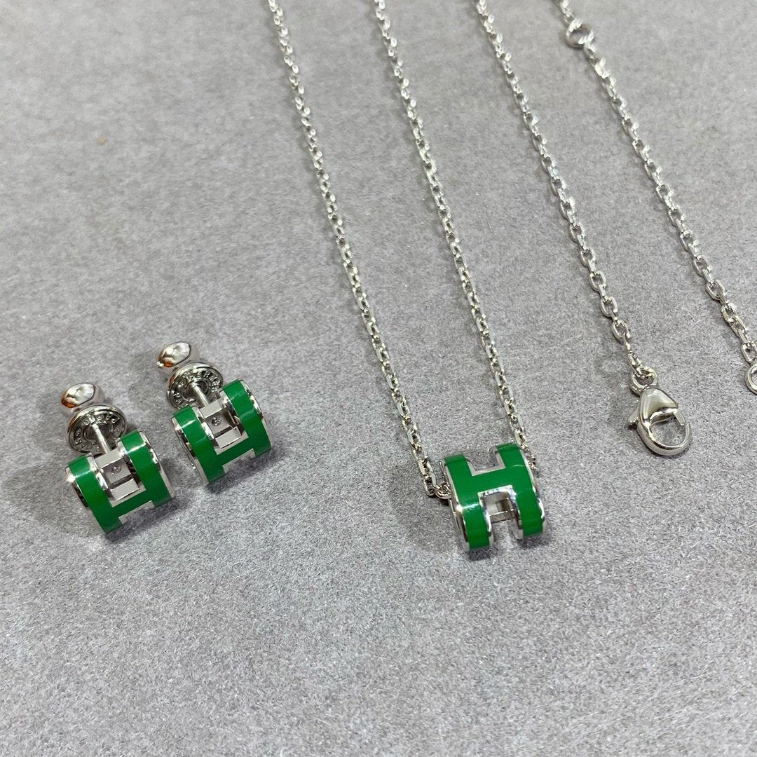 [AuraEcho]POP H GREEN NECKLACE SILVER AND GOLD