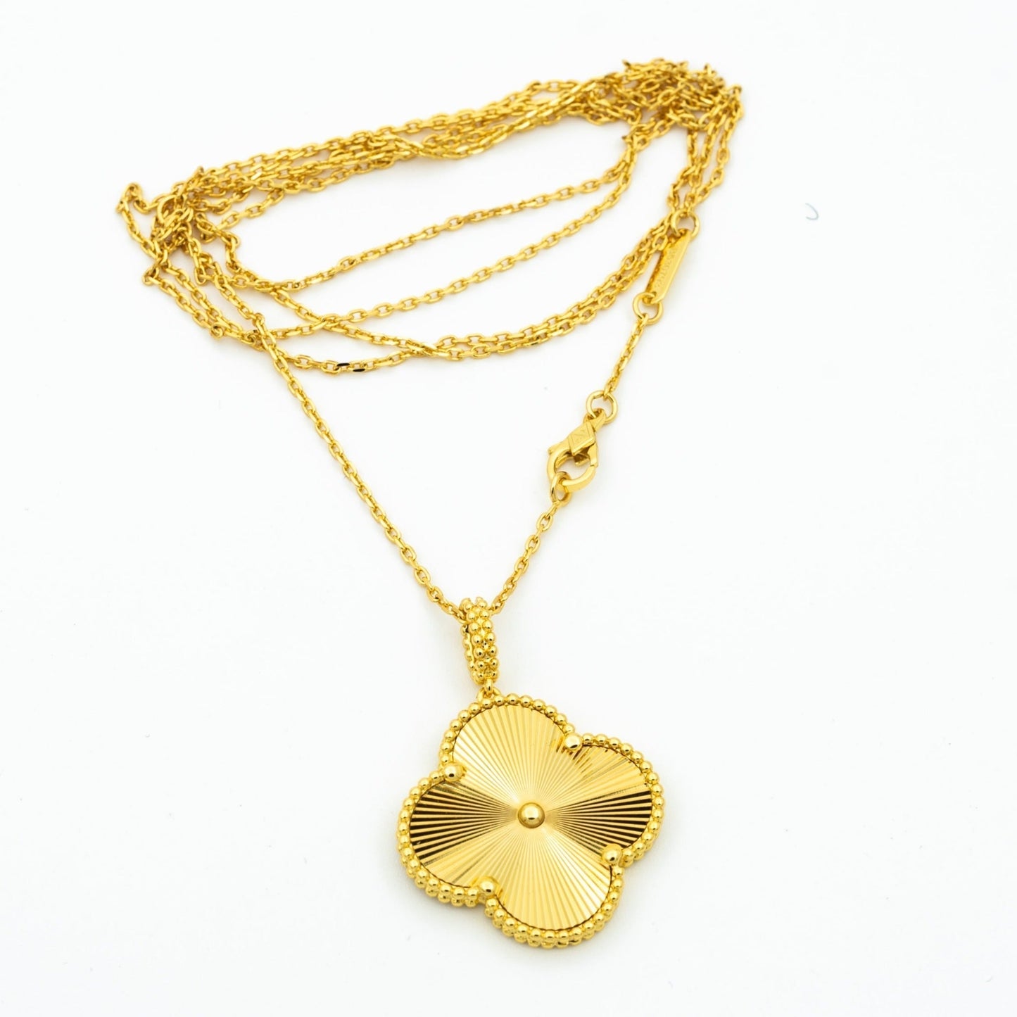 [AuraEcho]CLOVER 25MM PEDANT NECKLACE GOLD